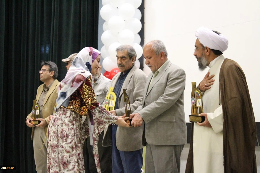 با حضور معاون فرهنگی تربیتی دانشگاه فرهنگیان؛
آئین پایانی دومین جشنواره اقوام دانشگاه فرهنگیان به میزبانی بوشهر برگزار شد 27