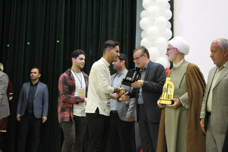 با حضور معاون فرهنگی تربیتی دانشگاه فرهنگیان؛
آئین پایانی دومین جشنواره اقوام دانشگاه فرهنگیان به میزبانی بوشهر برگزار شد 21