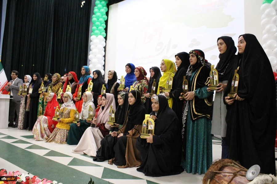 با حضور معاون فرهنگی تربیتی دانشگاه فرهنگیان؛
آئین پایانی دومین جشنواره اقوام دانشگاه فرهنگیان به میزبانی بوشهر برگزار شد 2