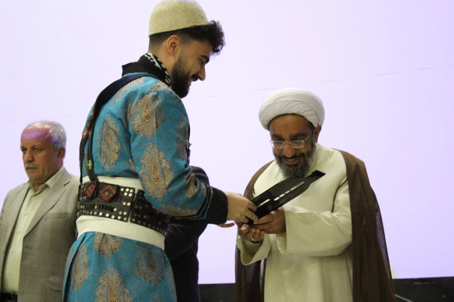 با حضور معاون فرهنگی تربیتی دانشگاه فرهنگیان؛
آئین پایانی دومین جشنواره اقوام دانشگاه فرهنگیان به میزبانی بوشهر برگزار شد 9