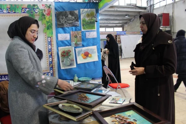 برپایی غرفه دانشگاه فرهنگیان کرمانشاه در نمایشگاه «رویداد خانواده و فرهنگ عامه»
 5