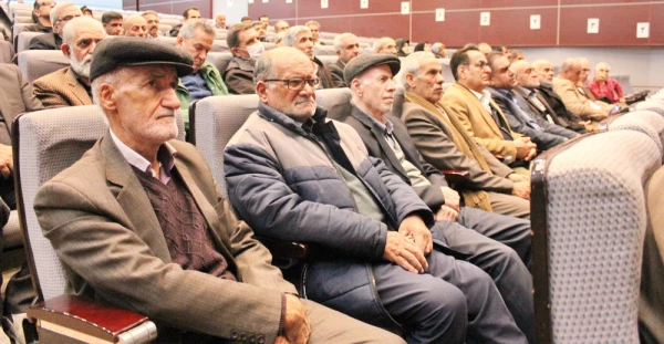 گردهمایی پیشکسوتان عرصه تعلیم و تربیت استان قزوین به مناسبت گرامیداشت دهه فجر 8