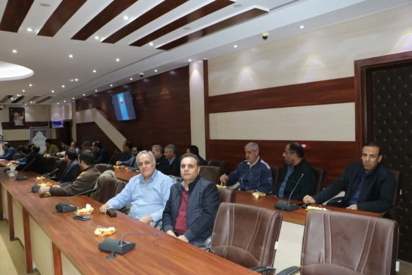 آذربایجانی ها  نقش مهمی در جنگ داشتند و همه ما مدیون مردم و سرداران غیور آذربایجان وتبریزی ها  هستیم 15