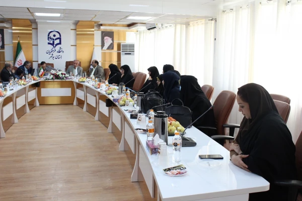 با حضور مدیرکل حقوقی دانشگاه فرهنگیان؛
دوره دانش افزایی حقوقی ویژه مدیران ارشد قطب 1 کشور در بوشهر آغاز شد
 8