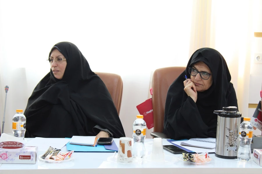 با حضور مدیرکل حقوقی دانشگاه فرهنگیان؛
دوره دانش افزایی حقوقی ویژه مدیران ارشد قطب 1 کشور در بوشهر آغاز شد
 18