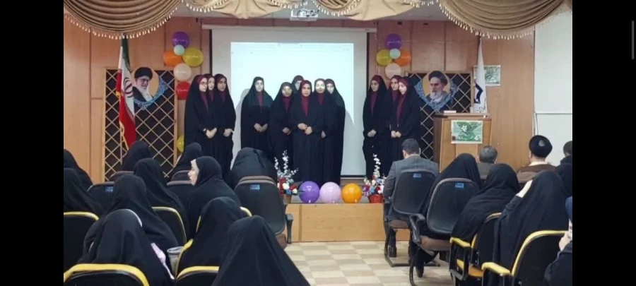 برگزاری مراسم جشن آیین استقبال از ورودی های جدید 1402 با حضور مادر شهید و اجرای سرود ورودی های 1401 3