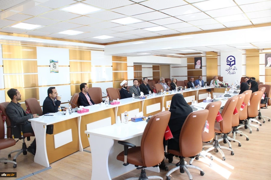 با حضور رئیس دانشگاه فرهنگیان استان بوشهر؛
برگزاری نشست هم افزایی مسئولان جشنواره الگوهای برتر تدریس پردیس علامه طباطبایی با اساتید دانشگاه 8