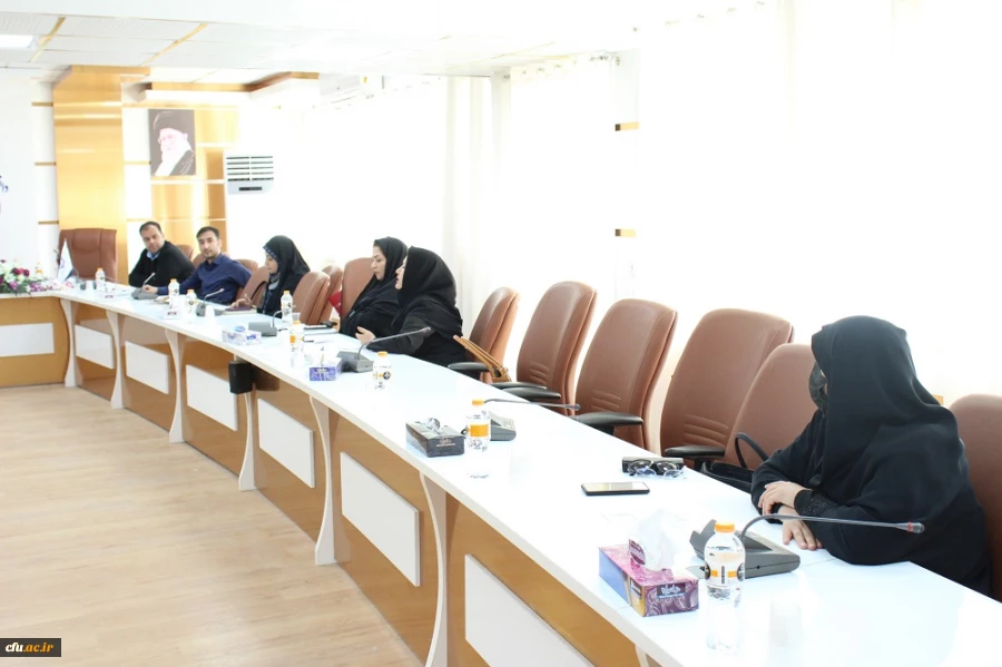 با حضور رئیس دانشگاه فرهنگیان استان بوشهر؛
برگزاری نشست هم افزایی مسئولان جشنواره الگوهای برتر تدریس پردیس علامه طباطبایی با اساتید دانشگاه 9