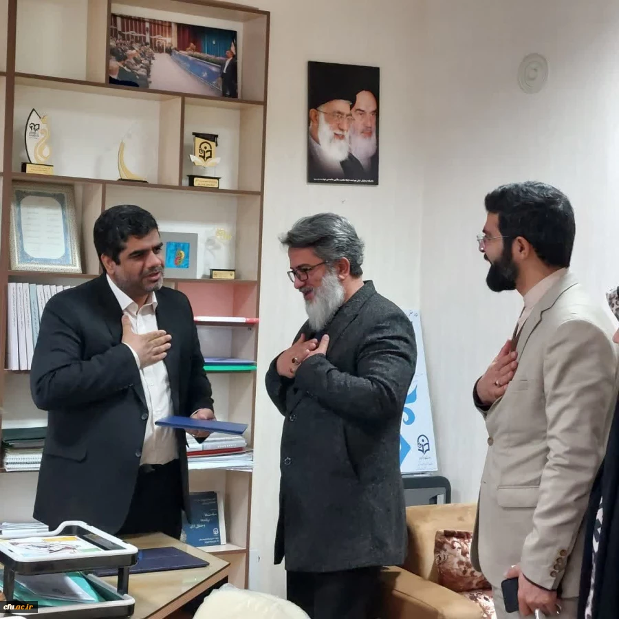 تقدیر از زحمات جناب دکتر غیاثی در راستای حمایت های ویژه از اداره کل شاهد و ایثارگر 2