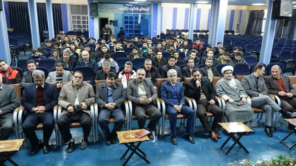 نشست پرسش و پاسخ دانشجویی با موضوع «چرایی استفاده از ظرفیت حق مشارکت در انتخابات»
 4