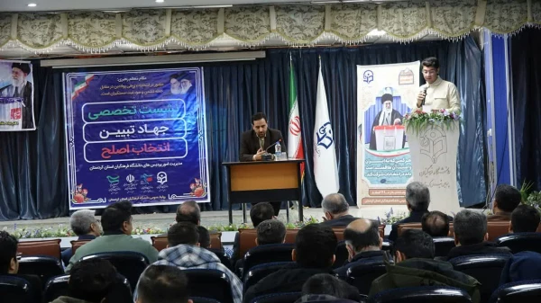 نشست پرسش و پاسخ دانشجویی با موضوع «چرایی استفاده از ظرفیت حق مشارکت در انتخابات»
 5