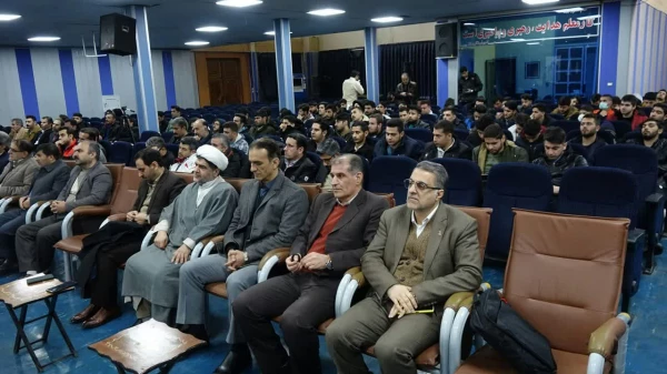 نشست پرسش و پاسخ دانشجویی با موضوع «چرایی استفاده از ظرفیت حق مشارکت در انتخابات»
 7