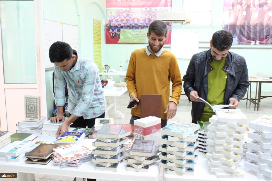 برگزاری نمایشگاه کتاب توسط معاونت دانشجویی پردیس علامه طباطبایی بوشهر
 4