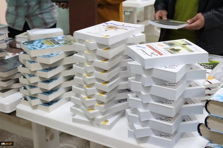 برگزاری نمایشگاه کتاب توسط معاونت دانشجویی پردیس علامه طباطبایی بوشهر
 5