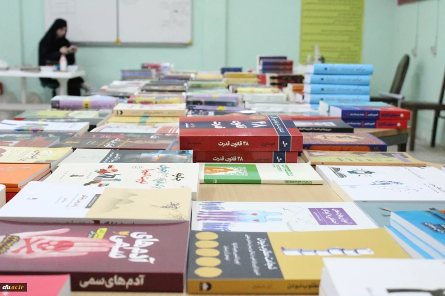 برگزاری نمایشگاه کتاب توسط معاونت دانشجویی پردیس علامه طباطبایی بوشهر
 8