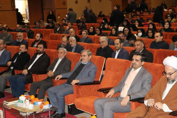 معلمان و مربیان پرورشی، نقش بسیار مهمی در آگاه سازی برای انتخاب اصلح در انتخابات دارند 12