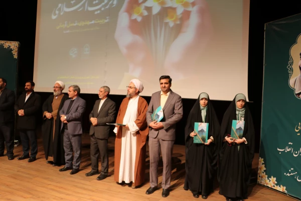 معلمان و مربیان پرورشی، نقش بسیار مهمی در آگاه سازی برای انتخاب اصلح در انتخابات دارند 14