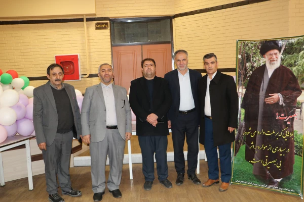 معلمان و مربیان پرورشی، نقش بسیار مهمی در آگاه سازی برای انتخاب اصلح در انتخابات دارند 16