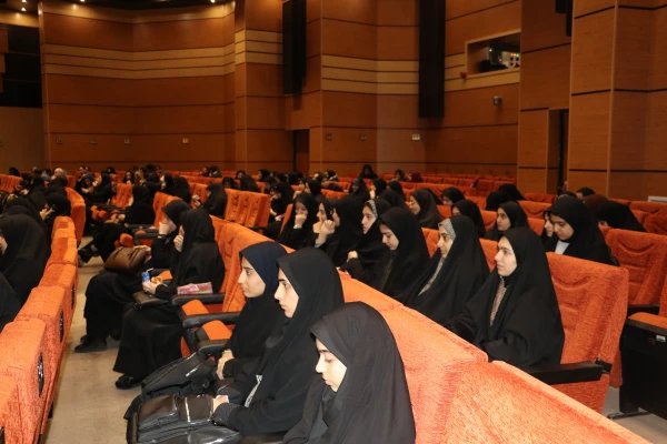 معلمان و مربیان پرورشی، نقش بسیار مهمی در آگاه سازی برای انتخاب اصلح در انتخابات دارند 17