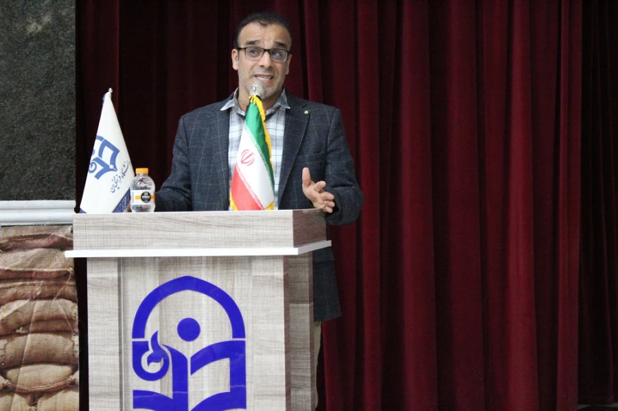 با حضور نماینده ولی فقیه در استان و امام جمعه بوشهر؛
برگزاری آئین بزرگداشت بی بی فطوم بلادی نخستین زن صاحب دیوان در بوشهر/ رونمایی از مجموعه اشعار بی بی فطوم بلادی 2