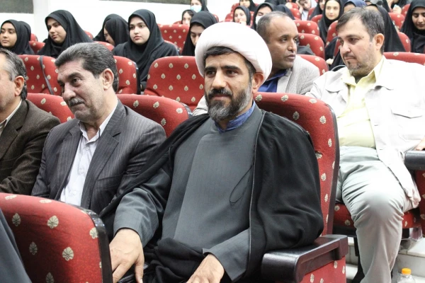 با حضور نماینده ولی فقیه در استان و امام جمعه بوشهر؛
برگزاری آئین بزرگداشت بی بی فطوم بلادی نخستین زن صاحب دیوان در بوشهر/ رونمایی از مجموعه اشعار بی بی فطوم بلادی 7