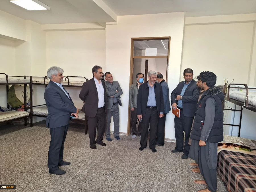 بازدید دکتر رجبعلی برزویی رئیس دانشگاه فرهنگیان از مدیریت و پردیس های شهید مطهری و رسالت دانشگاه فرهنگیان استان سیستان و بلوچستان و حضور در جمع دانشجومعلمان و بازدید از بناها و امکانات مراکز دانشگاه فرهنگیان استان و بازدید از روند پخت و سرو غذا در پردیس ه