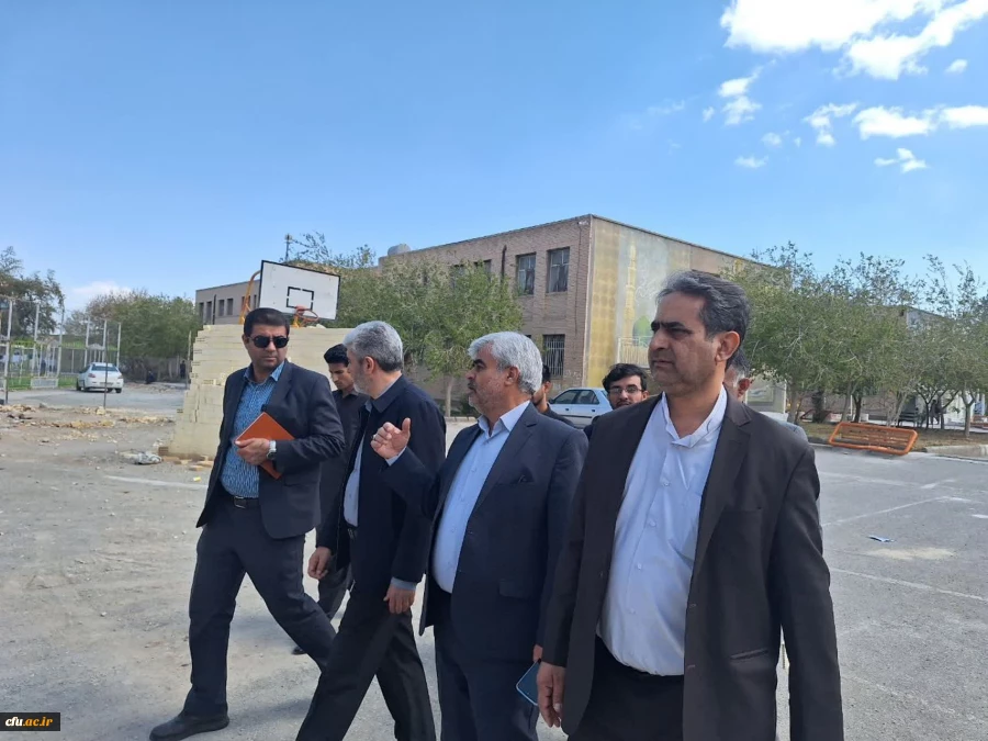 بازدید دکتر رجبعلی برزویی رئیس دانشگاه فرهنگیان از مدیریت و پردیس های شهید مطهری و رسالت دانشگاه فرهنگیان استان سیستان و بلوچستان و حضور در جمع دانشجومعلمان و بازدید از بناها و امکانات مراکز دانشگاه فرهنگیان استان و بازدید از روند پخت و سرو غذا در پردیس ه