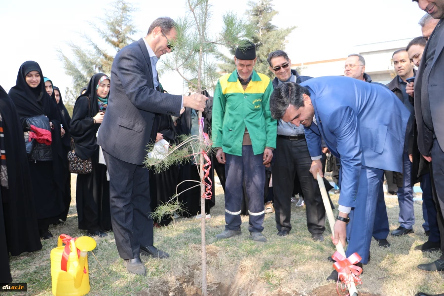 غرس نهال با هدف پردیس سبز و گرامیداشت یاد و خاطره شهدای دانشجو معلم در دانشگاه فرهنگیان آذربایجان شرقی 16