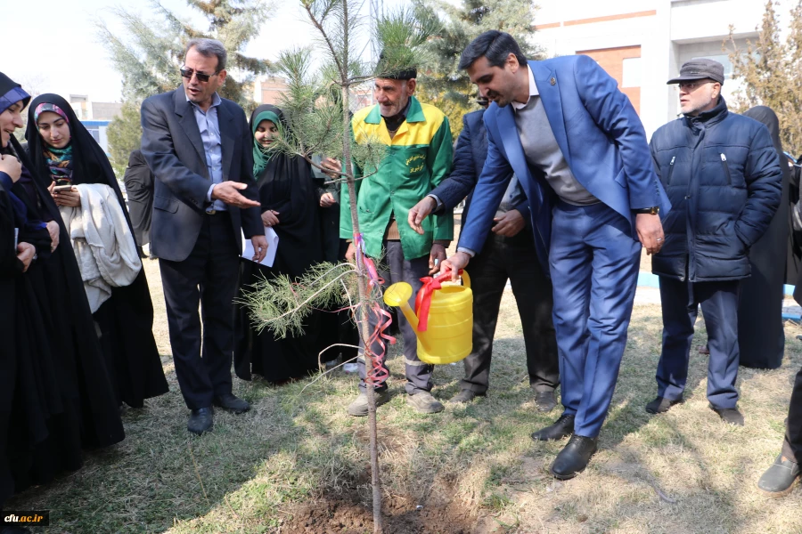 غرس نهال با هدف پردیس سبز و گرامیداشت یاد و خاطره شهدای دانشجو معلم در دانشگاه فرهنگیان آذربایجان شرقی 17
