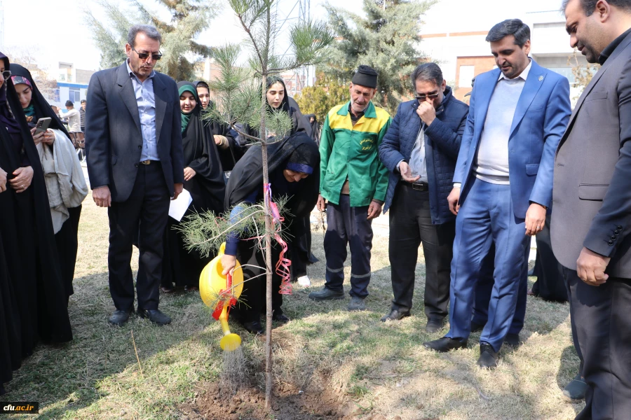 غرس نهال با هدف پردیس سبز و گرامیداشت یاد و خاطره شهدای دانشجو معلم در دانشگاه فرهنگیان آذربایجان شرقی 18
