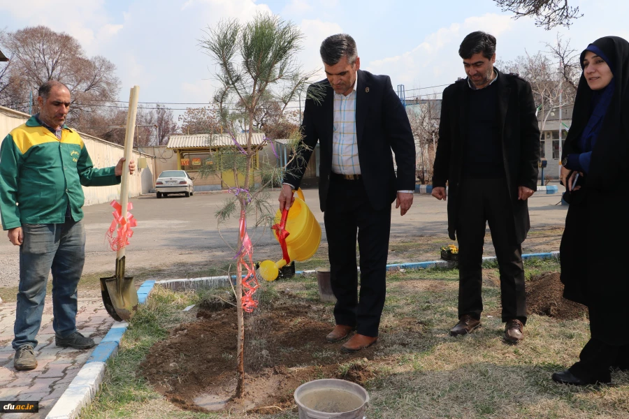 غرس نهال با هدف پردیس سبز و گرامیداشت یاد و خاطره شهدای دانشجو معلم در دانشگاه فرهنگیان آذربایجان شرقی 21