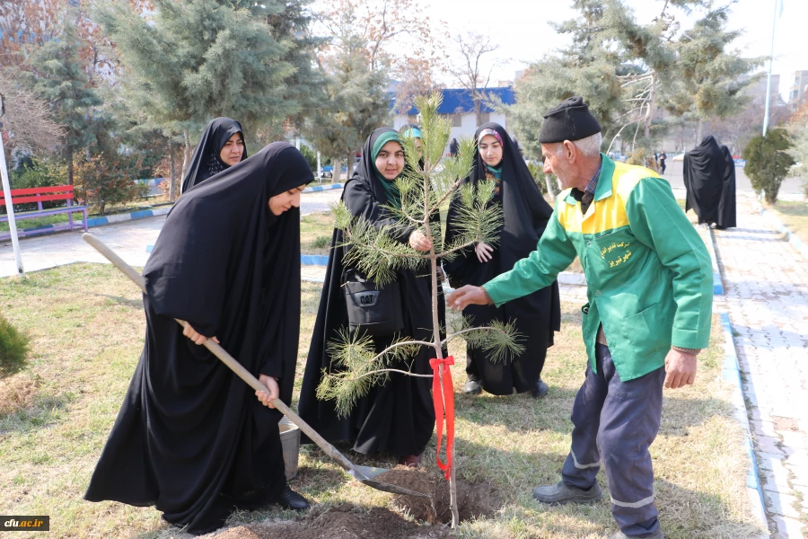 غرس نهال با هدف پردیس سبز و گرامیداشت یاد و خاطره شهدای دانشجو معلم در دانشگاه فرهنگیان آذربایجان شرقی 25