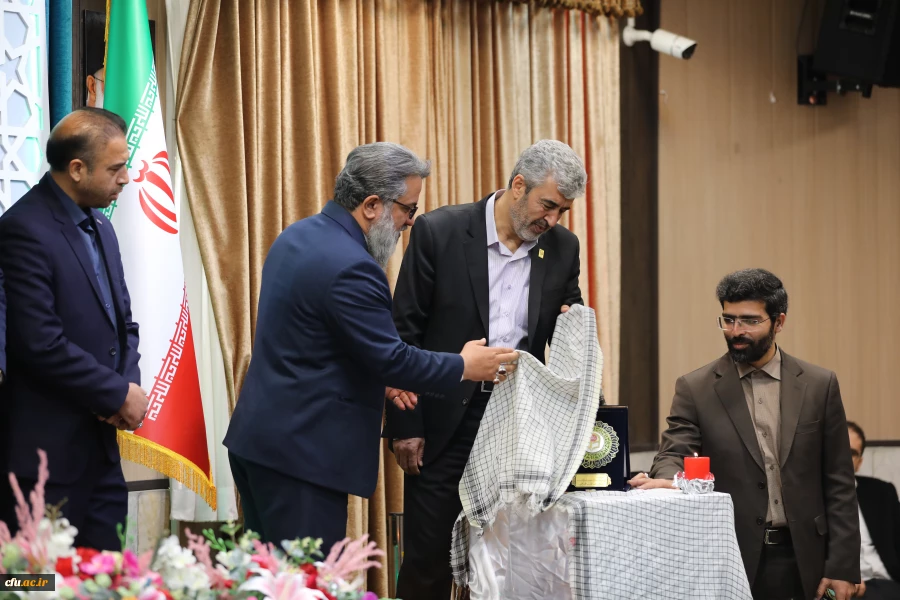 خودباوری و شناخت توانمندی آموزه بزرگ شهدا  / آینده نظام جمهوری اسلامی ایران از مسیر دانشگاه فرهنگیان است 5