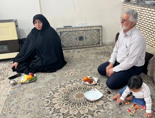 تکریم خانواده دانشجومعلم شهید شمس اله شفیعی اصل 11