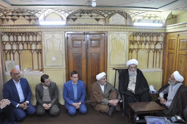 دیدار هیات رئیسه دانشگاه فرهنگیان استان اصفهان با مرجع عالیقدر حضرت آیت الله حسین مظاهری 3
