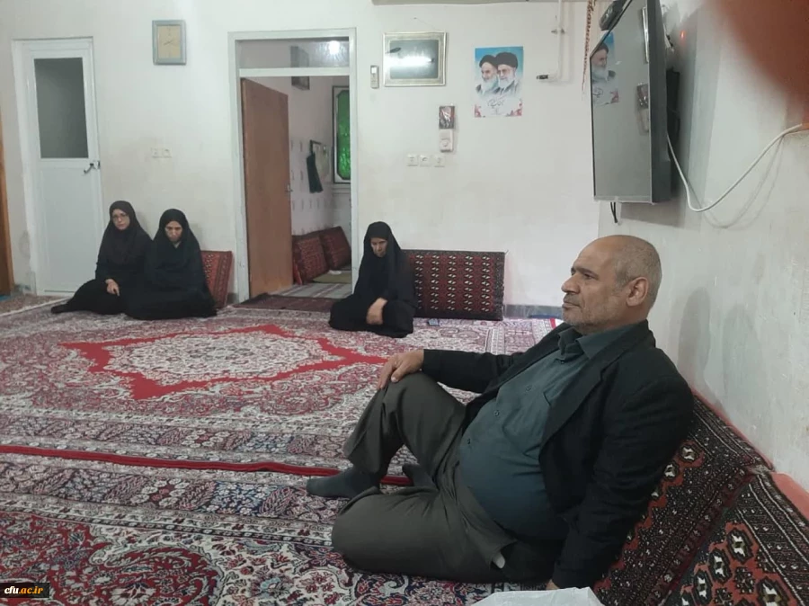 به مناسبت روز بزرگداشت شهدا؛
دیدار مسئولان دانشگاه فرهنگیان استان بوشهر با خانواده شهید محمدی باغملایی  2
