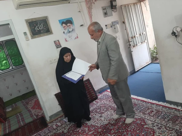 به مناسبت روز بزرگداشت شهدا؛
دیدار مسئولان دانشگاه فرهنگیان استان بوشهر با خانواده شهید محمدی باغملایی  6