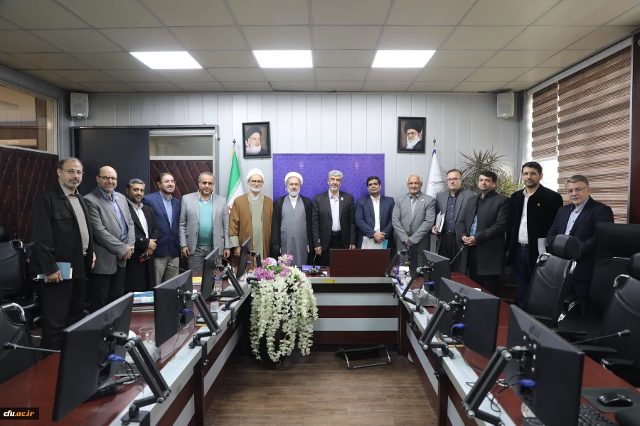 اعطا لوح تقدیر  کسب جایگاه برتر دانشگاه فرهنگیان در میان دانشگاه های کشور در جشنواره ملی رویش 2