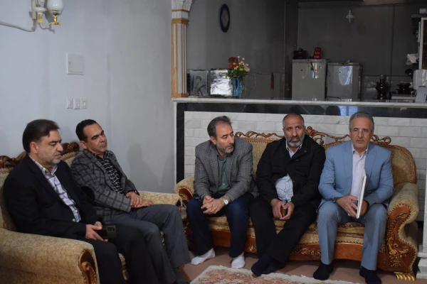 دیدار هیات رئیسه دانشگاه فرهنگیان کرمانشاه با خانواده شهید محسن مظفریان 4