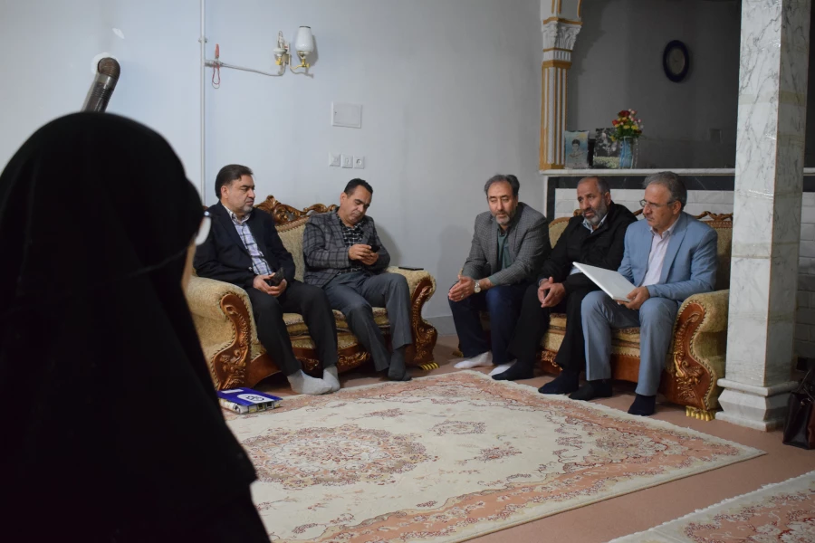 دیدار هیات رئیسه دانشگاه فرهنگیان کرمانشاه با خانواده شهید محسن مظفریان 10