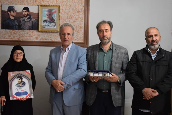 دیدار هیات رئیسه دانشگاه فرهنگیان کرمانشاه با خانواده شهید محسن مظفریان 14