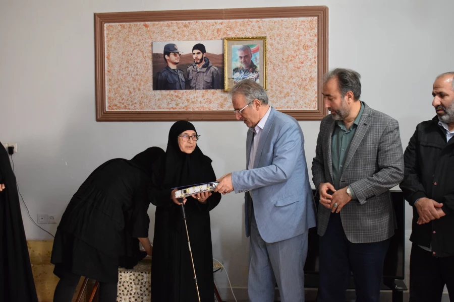 دیدار هیات رئیسه دانشگاه فرهنگیان کرمانشاه با خانواده شهید محسن مظفریان 15