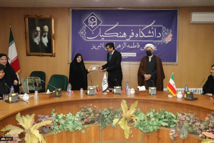 تجلیل از فرزندان شاهد دانشگاه در 22 اسفند روز بزرگداشت شهدا  4