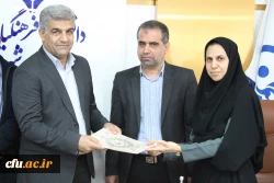 رونمایی از کتاب در دانشگاه فرهنگیان استان بوشهر؛
دو کتاب اعضای هیات علمی دانشگاه فرهنگیان استان بوشهر رونمایی شد 6