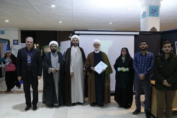 پرده خوانی قرآنی دانشجو معلمان در سی و یکمین نمایشگاه بین المللی قرآن کریم 5