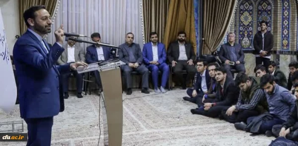 دیدار صمیمی استاندار آذربایجان شرقی با تشکل های دانشجویی استان 2