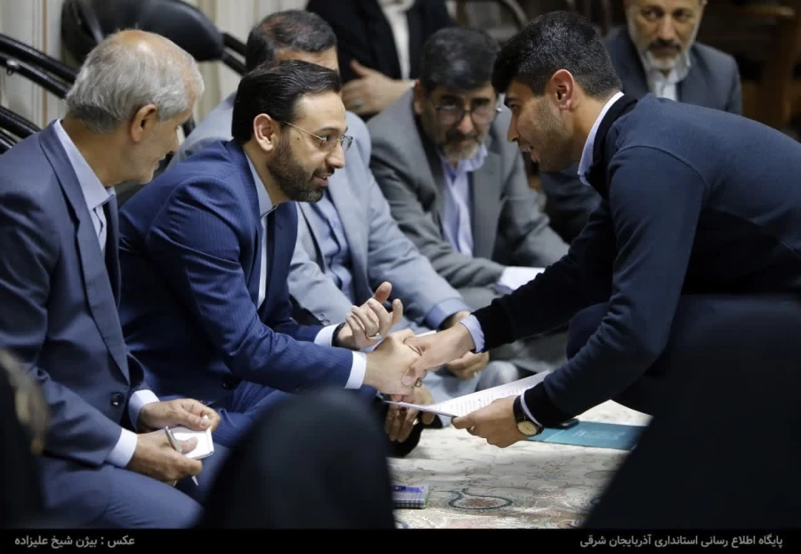 دیدار صمیمی استاندار آذربایجان شرقی با تشکل های دانشجویی استان 4