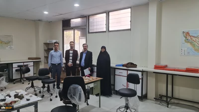 اقدامات گروه توسعه، تجهیز و نظارت بر آزمایشگاه ها و کارگاه های معاونت پژوهش و فناوری دانشگاه فرهنگیان در سال 1402  3