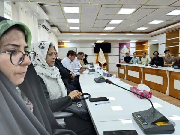 با حضور جامعه ادبی و علمی استان بوشهر؛
از کتاب پژوهشی فایز مفتون در دانشگاه فرهنگیان بوشهر رونمایی شد
 6