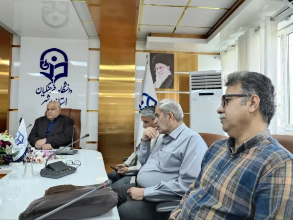 با حضور جامعه ادبی و علمی استان بوشهر؛
از کتاب پژوهشی فایز مفتون در دانشگاه فرهنگیان بوشهر رونمایی شد
 9